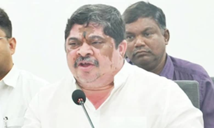Minister Ponnam Prabhakar criticises BJP, BRS on caste census, reaffirming commitment to 42% BC reservations in Telangana.