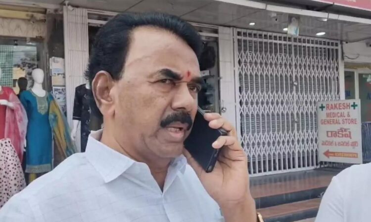 Telangana Minister Jupally Krishna Rao and delegation discuss water release with Karnataka CM to benefit farmers.