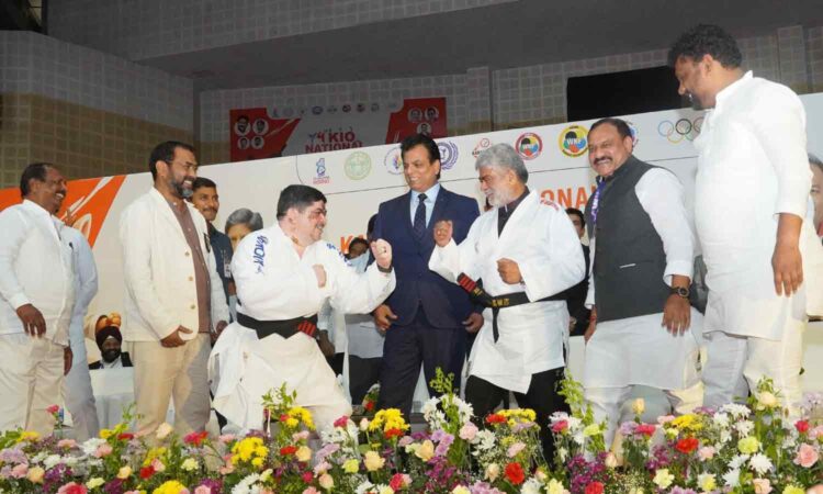 Ponnam Prabhakar Karate Demonstration