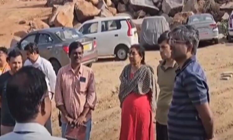 GHMC Commissioner Ilambarathi flood inspection