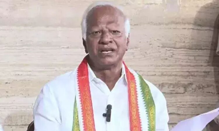 Kadiyam Srihari criticises BRS leaders
