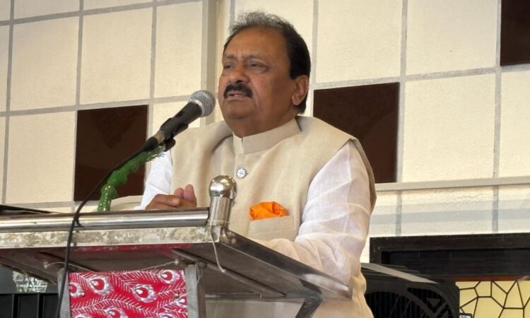 Congress backs Waqf agitation