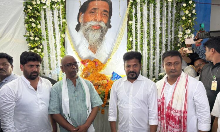 Revanth Reddy pays tribute to Shibu Soren