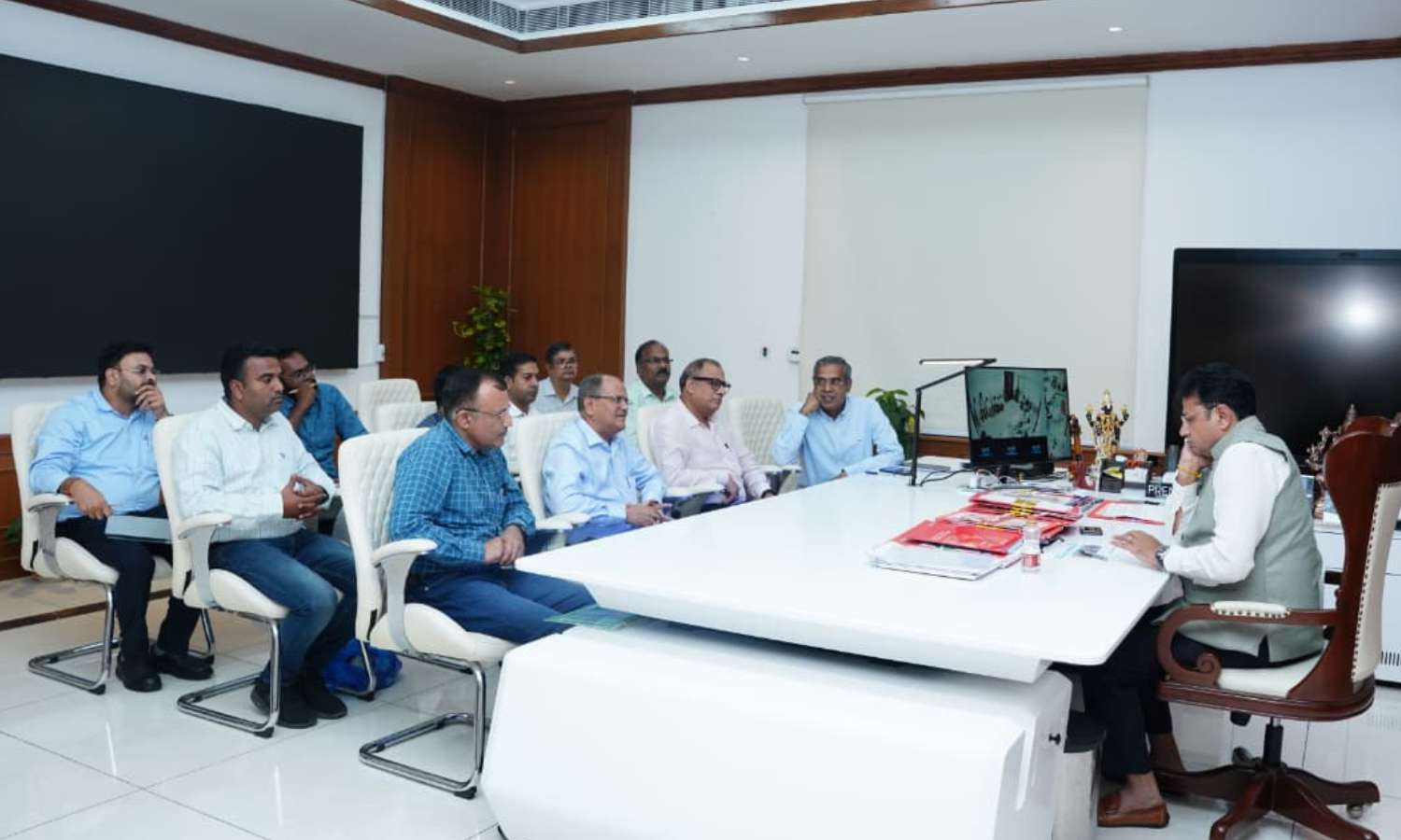 Telangana urea supply ministers