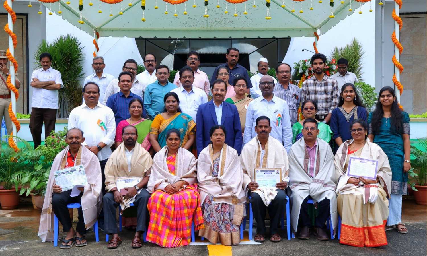 tsrtc honours staff