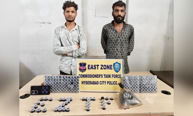 Two hash oil peddlers nabbed in Hyderabad