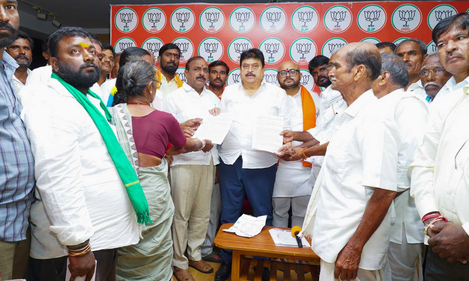 RRR alignment Puttapaka farmers