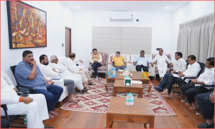 Karimnagar Congress leaders meeting