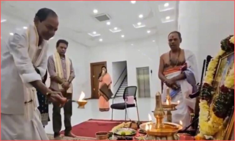 KCR Ayudha Puja Erravelli