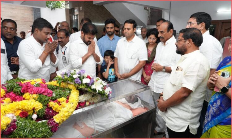Revanth Reddy Pays Homage Damodar Reddy
